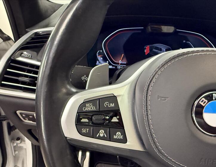 BMW X7 18