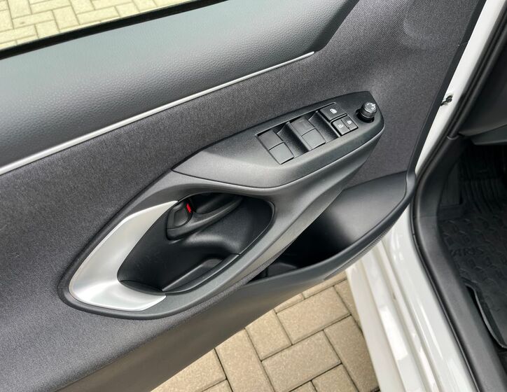 Toyota Yaris 14
