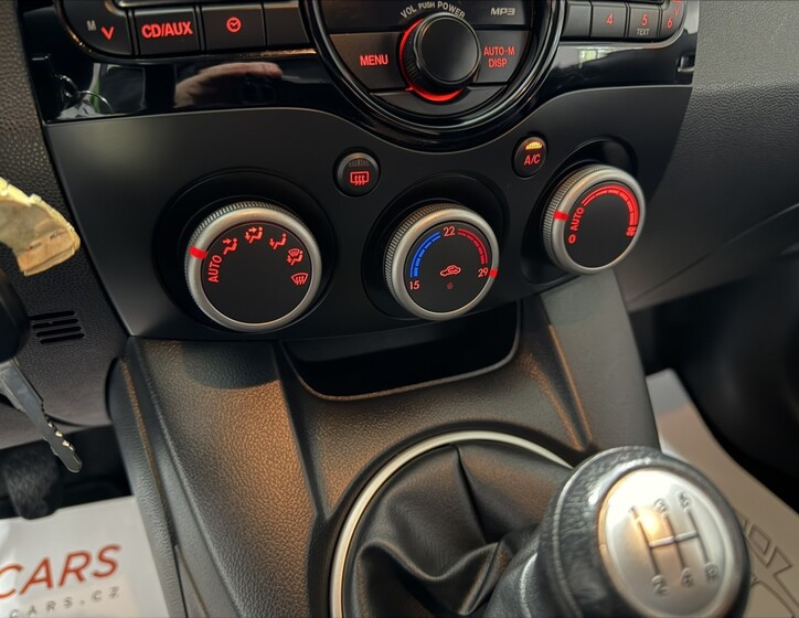 Mazda 2 13
