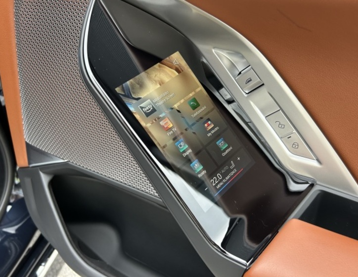 BMW i7 30