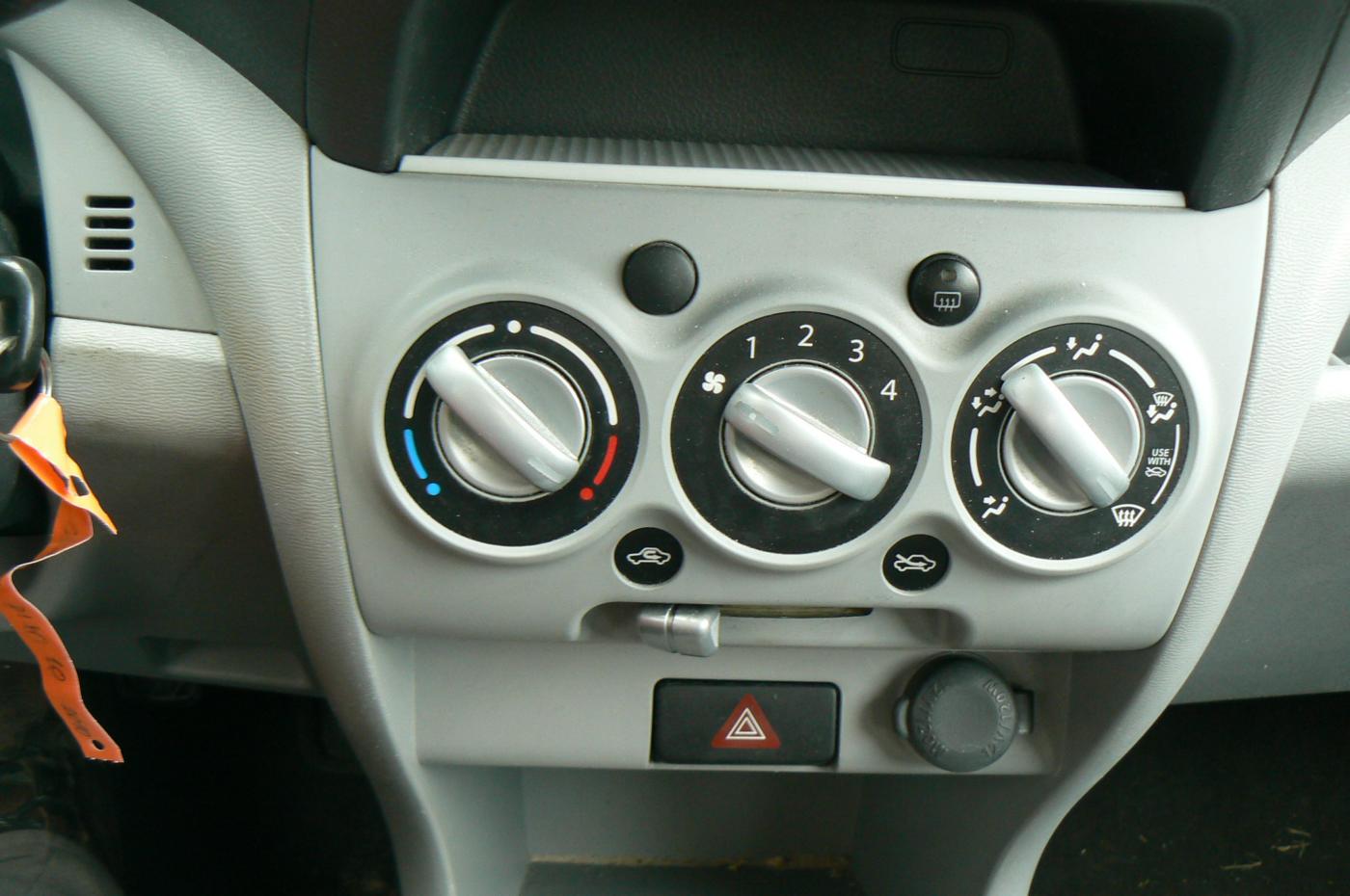 Nissan Pixo