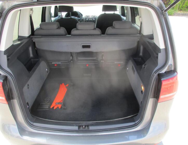 Volkswagen Touran 9