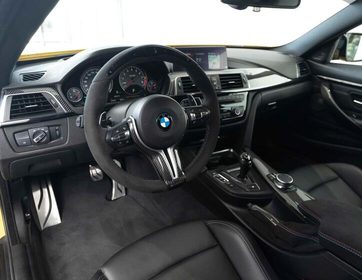 BMW M4 11
