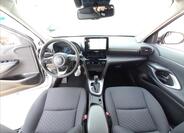 Toyota Yaris Cross 12