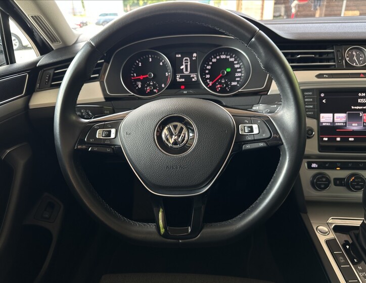 Volkswagen Passat 10