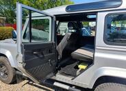 Land Rover Defender 13