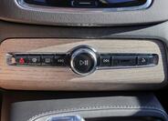 Volvo XC90 30