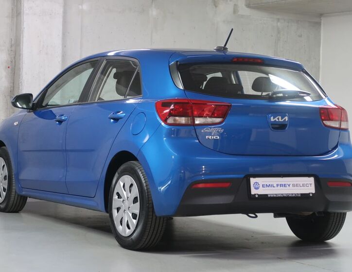 KIA Rio 7