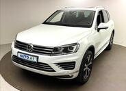 Volkswagen Touareg 1