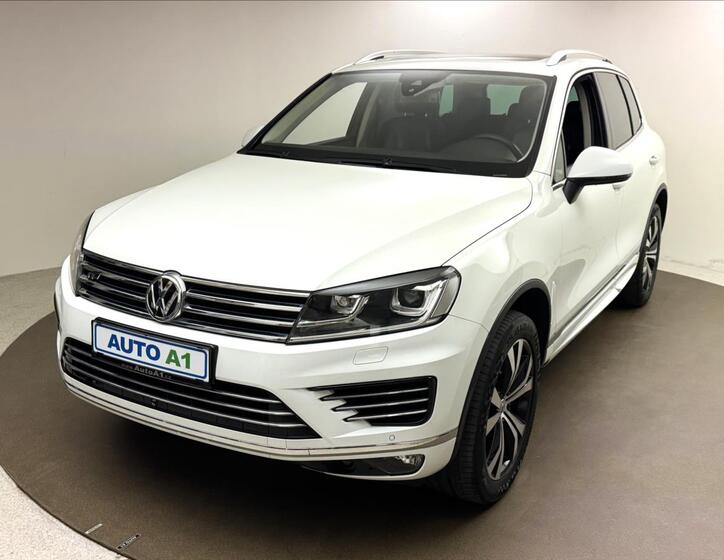 Volkswagen Touareg 1