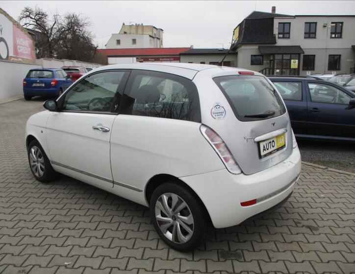 Lancia Y 4