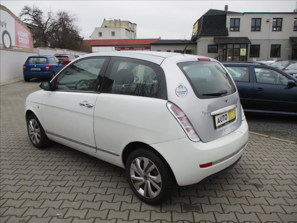 Lancia Y