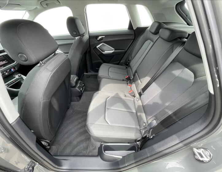 Audi Q3 16