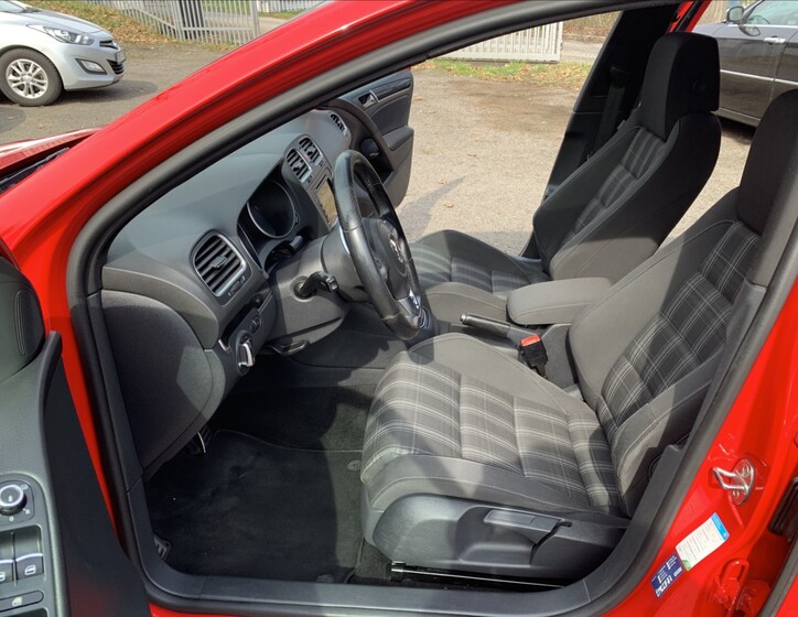 Volkswagen Golf 14