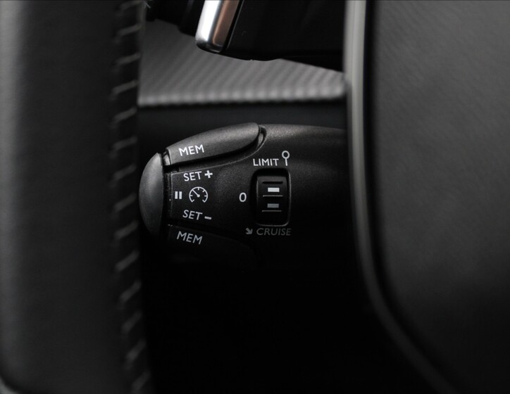 Peugeot 208 22