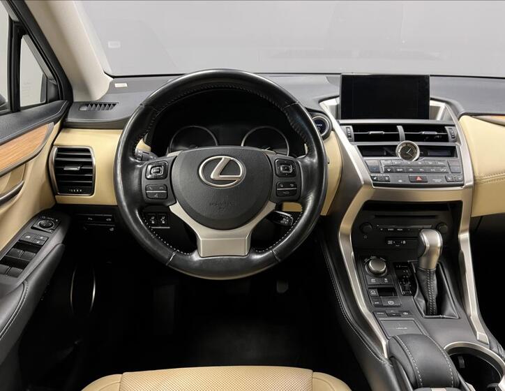 Lexus NX 300h 5