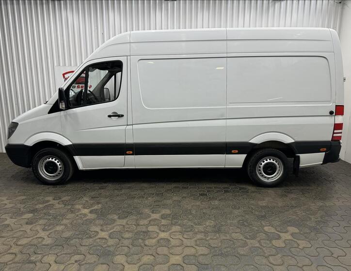 Mercedes-Benz Sprinter 4