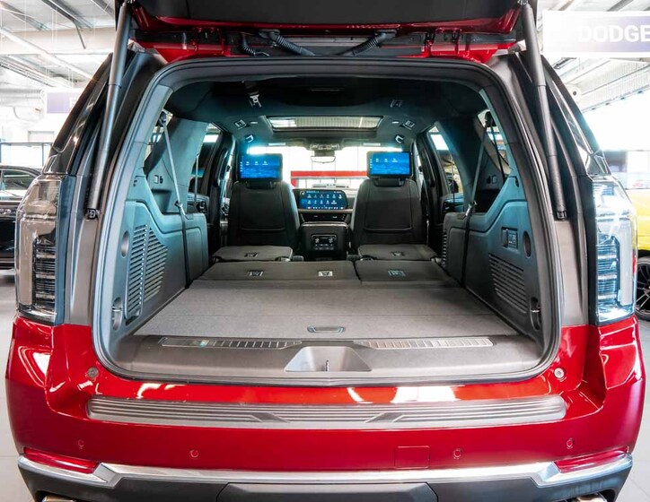 Chevrolet Suburban 9