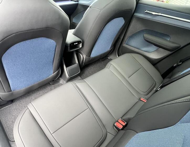 Volvo EX30 11