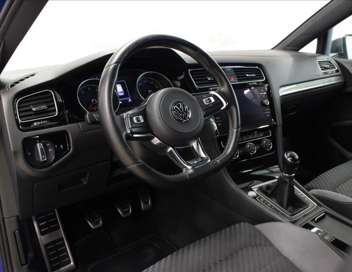 Volkswagen Golf 10