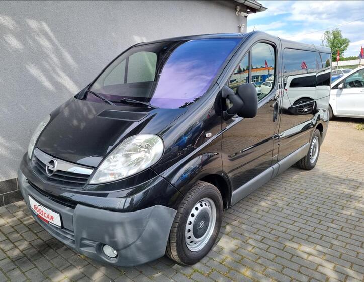 Opel Vivaro 1