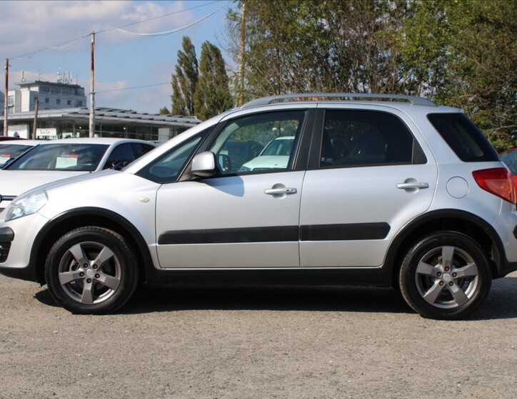 Suzuki SX4 8