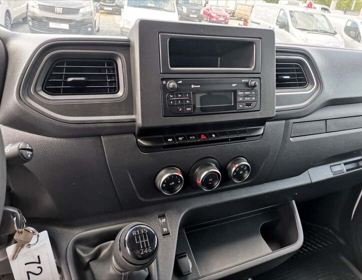 Renault Master 9