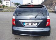 Honda FR-V 8
