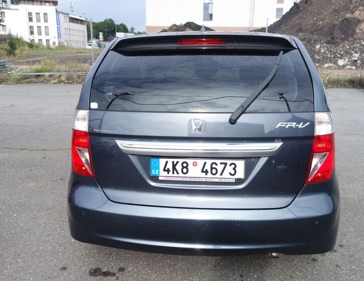 Honda FR-V 8
