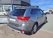 Mitsubishi Outlander 3