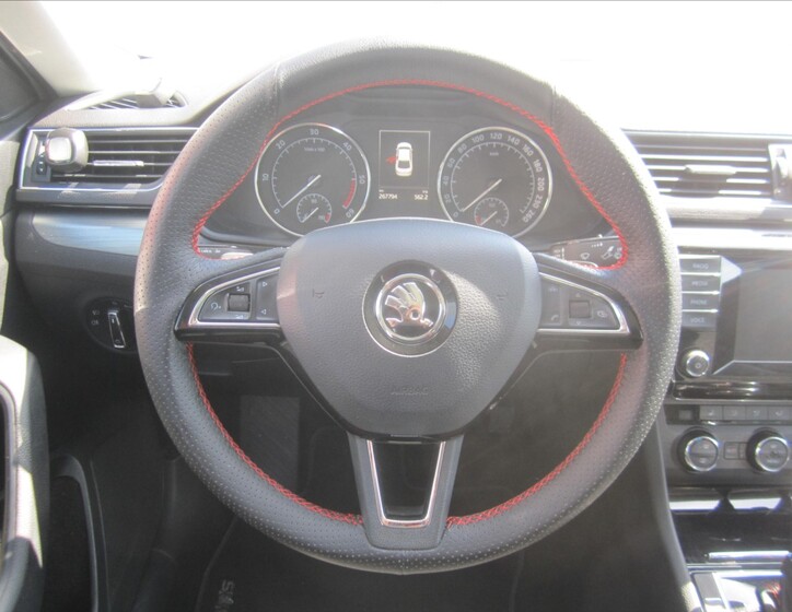 Škoda Superb 8