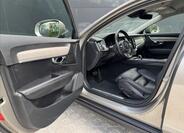 Volvo V90 10