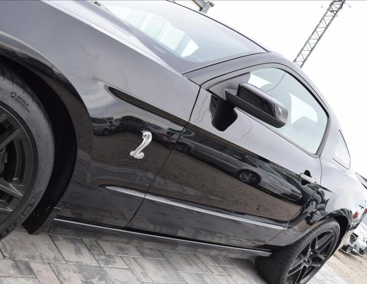 Ford Mustang 8