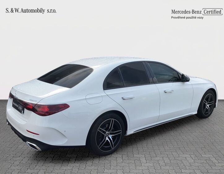 Mercedes-Benz Třídy E 8