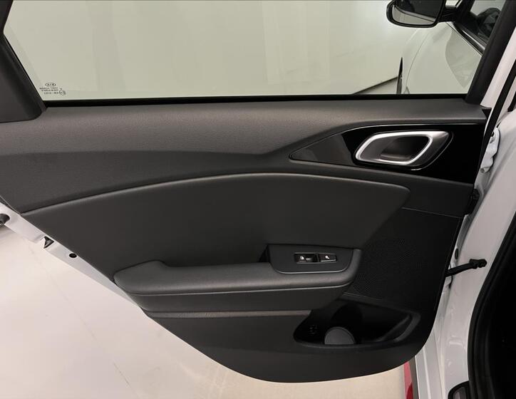 KIA ProCeed 31