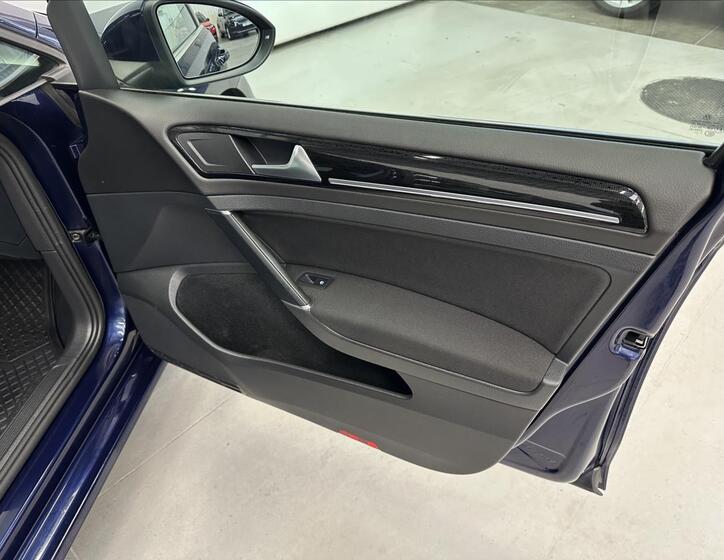 Volkswagen Golf 25