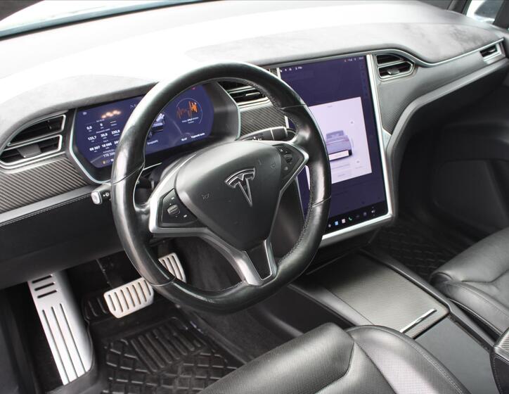 Tesla Model X 20