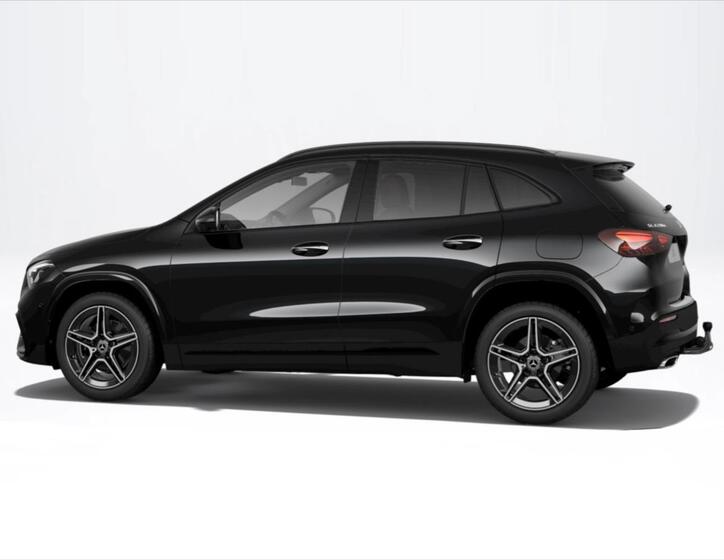 Mercedes-Benz GLA 4