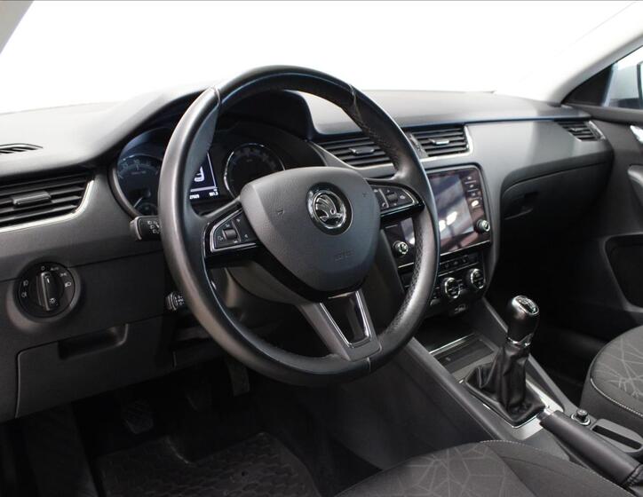 Škoda Octavia 10