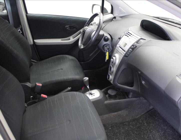 Toyota Yaris 13