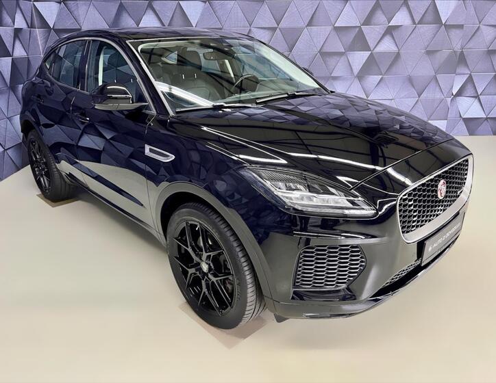 Jaguar E-Pace 4