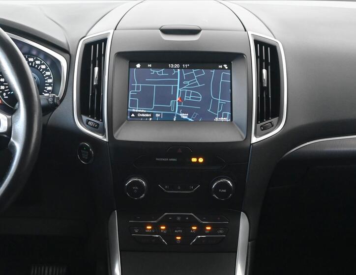 Ford Galaxy 13