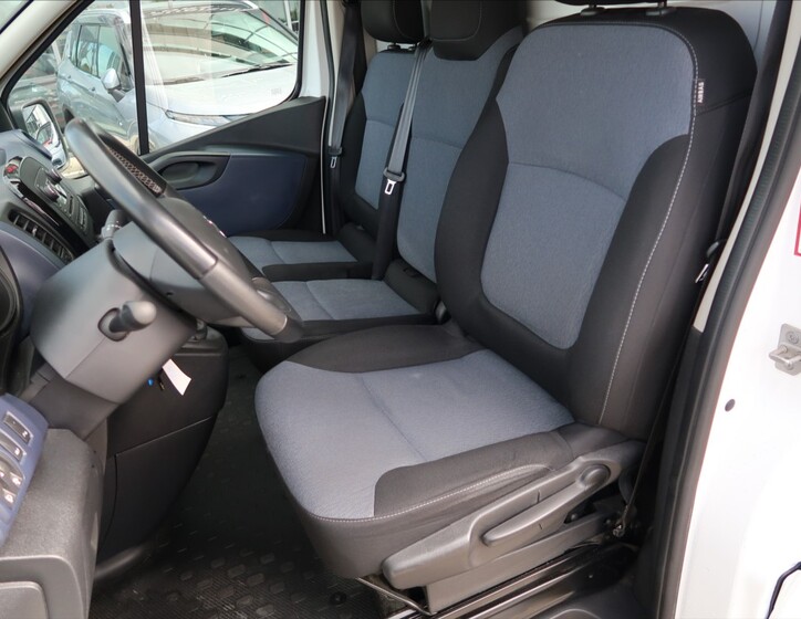Opel Vivaro 20