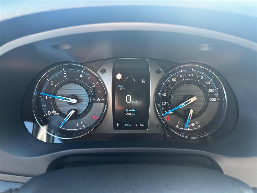 Toyota Hilux 8