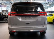 Chrysler Pacifica 3