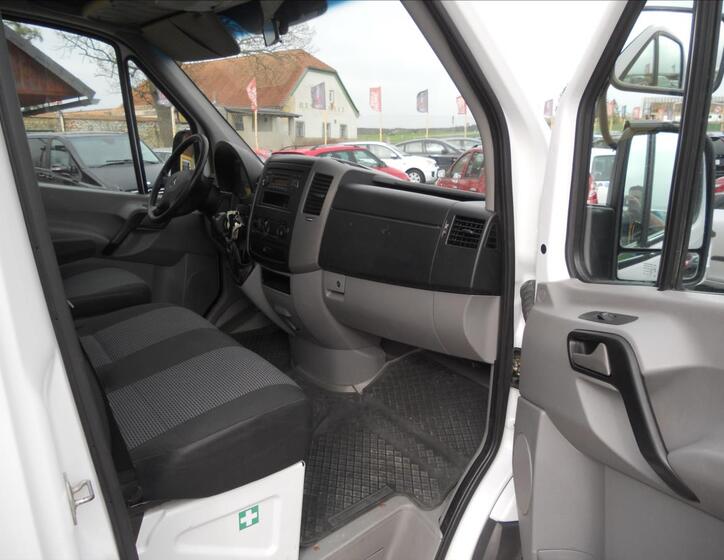 Mercedes-Benz Sprinter 16