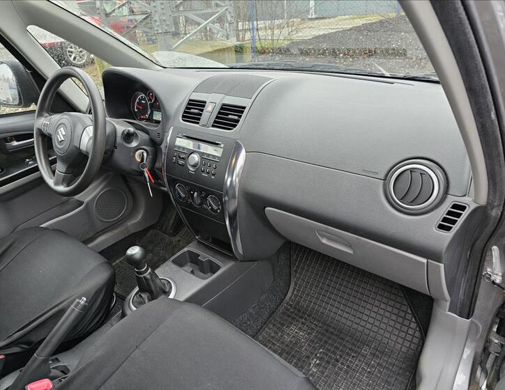 Suzuki SX4 24