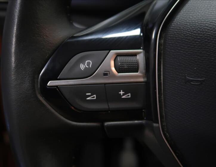 Peugeot Rifter 17