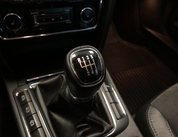 Škoda Superb 15