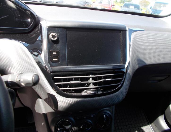 Peugeot 208 21
